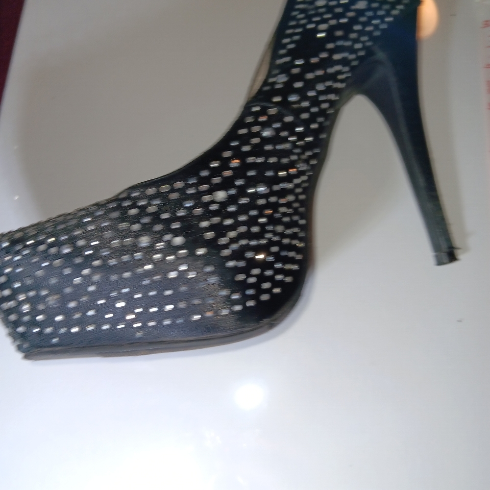 Pumps - Picture 5 of 5